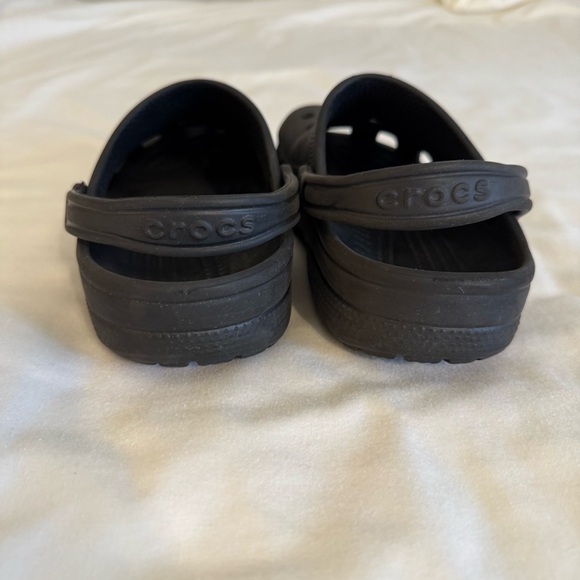 Crocs Classic Clogs Black Slip-On Comfort Shoes Unisex Size J6 / Women’s 8 - Picture 5 of 9